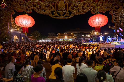 ภาพ No.46198:ประมวลภาพกิจกรรมเฉลิมฉลองวันวิสาขบูชานานาชาติ ณ วัดบ่าหว่าง ประเทศเวียดนาม