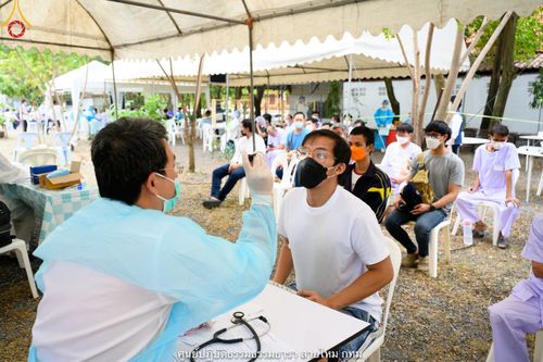 ภาพ No.39283:พิธีตัดปอยผมและปลงผมในโครงการอุปสมบท บูชาธรรมมหาปูชนียาจารย์ ประจำปี 2564 ชุดที่ 1