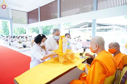 ภาพ No.52139:ประมวลภาพพิธีสักการะพระมงคลเทพมุนี (สด จนฺทสโร) ณ ศูนย์ปฏิบัติธรรมพระมงคลเทพมุนี