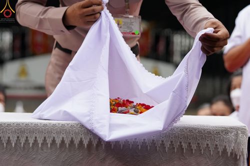 ภาพ No.49048:ประมวลภาพพิธีเก็บอัฐิและลอยอังคาร พระสุธรรมญาณวิเทศ  (สุธรรม สุธมฺโม)