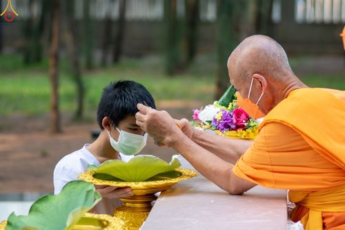 ภาพ No.44539:ประมวลภาพพิธีปลงผม โครงการบรรพชาสามเณรฟื้นฟูพระพุทธศาสนาทั่วไทย ณ อนุสรณ์สถานมหาวิหารพระมงคลเทพมุนี