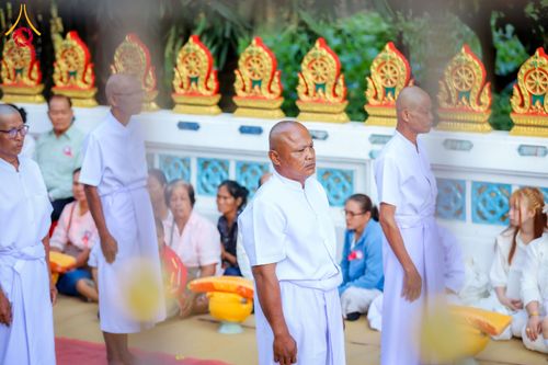 ภาพ No.285388:วันเสาร์ที่ 6 ธันวาคม พ.ศ.2568  พิธีอุปสมบทหมู่ ธรรมทายาท รุ่นบูชาธรรมมหาปูชนียาจารย์ ประจำปี 2568  ณ วัดเกาะแก้วประชานุรักษ์ ต.ชัยนาม อ.วังทอง จ.พิษณุโลก