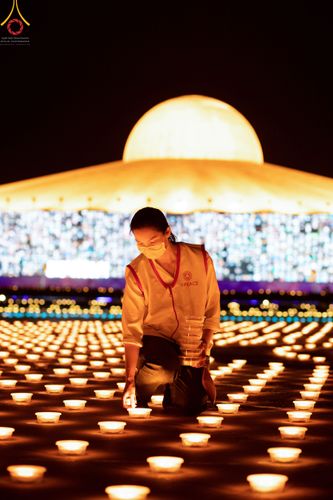 ภาพ No.49112:ประมวลภาพพิธีจุดประทีป  ในวันสมาธิโลก (วันเสาร์ที่ 6 สิงหาคม พ.ศ. 2565)