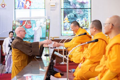 ภาพ No.54743:ประมวลภาพพิธีทอดกฐิน ณ วัดพระธรรมกายนิวคาสเซิล ประเทศอังกฤษ  (วันที่ 30 ตุลาคม พ.ศ. 2565)