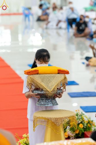 ภาพ No.45354:ประมวลภาพพิธีตักบาตรสามเณรใหม่ โครงการบรรพชาสามเณรฟื้นฟูพระพุทธศาสนาทั่วไทย ณ ศูนย์อบรมเยาวชนนครปฐม