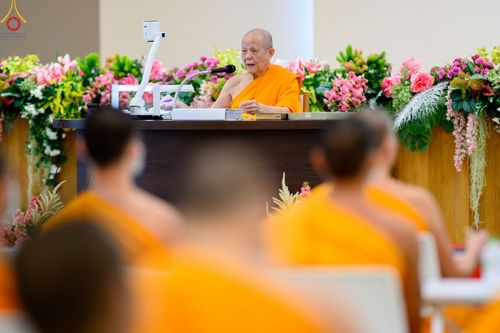 ภาพ No.46633:ประมวลภาพโครงการอบรมครูสอนบาลี ณ โรงเรียนพระปริยัติธรรม วัดพระธรรมกาย