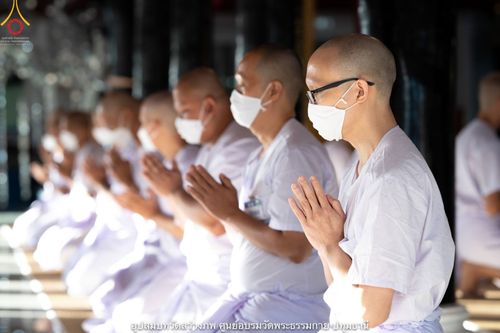 ภาพ No.40424:พิธีตัดปอยผม ปลงผม ขอขมารับผ้าไตรและพิธีบรรพชา ในโครงการอุปสมบท บูชาธรรมมหาปูชนียาจารย์ ประจำปี 2564 ชุดที่ 13