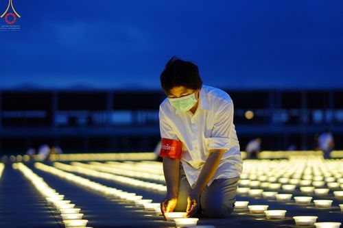 ภาพ No.49065:ประมวลภาพพิธีจุดประทีป  ในวันสมาธิโลก (วันเสาร์ที่ 6 สิงหาคม พ.ศ. 2565)