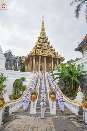 ภาพ No.48027:ประมวลภาพพิธีเวียนประทักษิณ และบรรพชาอุปสมบท รุ่นเข้าพรรษา ปี 2565