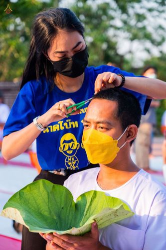 ภาพ No.43636:พิธีตัดปอยผมธรรมทายาท ณ เมืองโบราณ จ.สมุทรปราการ