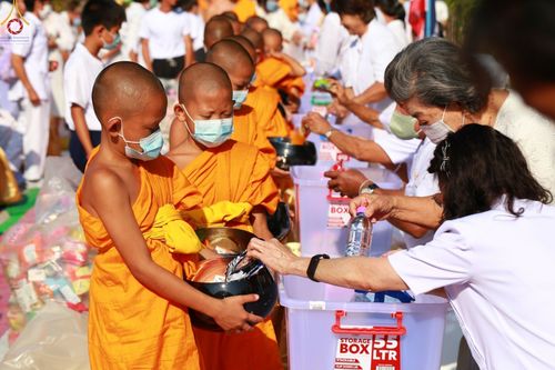 ภาพ No.56999:ประมวลภาพพิธีทอดกฐินสามัคคี ณ ศูนย์ปฏิบัติธรรมสวนผึ้ง (วันที่ 30 ตุลาคม พ.ศ. 2565)