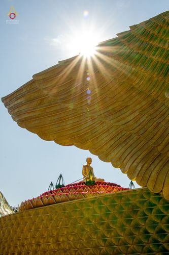 ภาพ No.42649:พิธีอัญเชิญมยุรนาวากาศ ประดิษฐาน ณ อาคาร 100 ปี เนื่องในวันคล้ายวันเกิด ครบ 113 ปี คุณยายอาจารย์มหารัตนอุบาสิกาจันทร์ ขนนกยูง