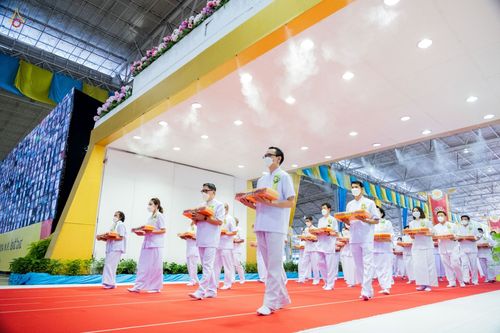 ภาพ No.38738:พิธีทอดกฐินสามัคคี ณ สภาธรรมกายสากล วัดพระธรรมกาย