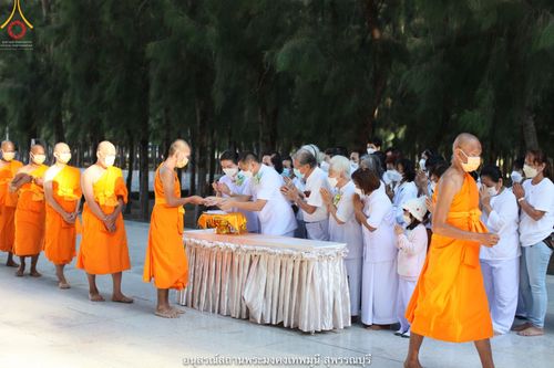 ภาพ No.41022:พิธีตัดปอยผม ปลงผม ขอขมารับผ้าไตรและพิธีบรรพชา ในโครงการอุปสมบท บูชาธรรมมหาปูชนียาจารย์ ประจำปี 2564 ชุดที่ 19