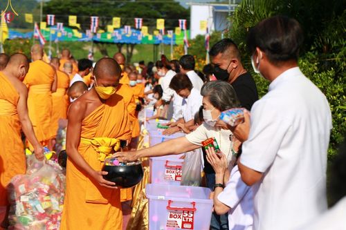 ภาพ No.57000:ประมวลภาพพิธีทอดกฐินสามัคคี ณ ศูนย์ปฏิบัติธรรมสวนผึ้ง (วันที่ 30 ตุลาคม พ.ศ. 2565)