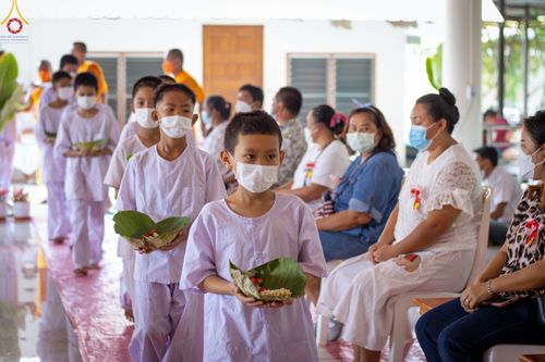 ภาพ No.44819:ประมวลภาพพิธีบรรพชา ในโครงการบรรพชาสามเณรฟื้นฟูพระพุทธศาสนาทั่วไทย ณ ศูนย์อบรมเยาวชนบางปะหัน