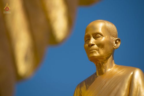 ภาพ No.42650:พิธีอัญเชิญมยุรนาวากาศ ประดิษฐาน ณ อาคาร 100 ปี เนื่องในวันคล้ายวันเกิด ครบ 113 ปี คุณยายอาจารย์มหารัตนอุบาสิกาจันทร์ ขนนกยูง