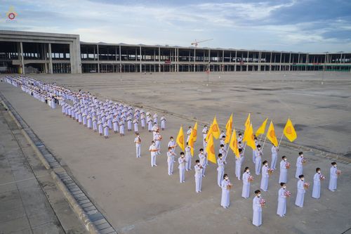 ภาพ No.47522:ประมวลภาพพิธีขอขมาและมอบผ้าไตร โครงการบรรพชาอุปสมบทหมู่ รุ่นเข้าพรรษา 2565