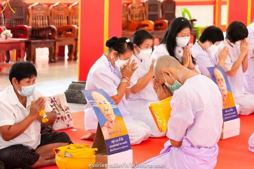 ภาพ No.40081:พิธีตัดปอยผม ปลงผม ขอขมารับผ้าไตรและพิธีบรรพชา ในโครงการอุปสมบท บูชาธรรมมหาปูชนียาจารย์ ประจำปี 2564 ชุดที่ 9
