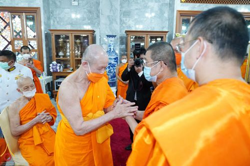 ภาพ No.40748:คณะสงฆ์วัดพระธรรมกาย ร่วมสรงน้ำสรีระสังขาร สมเด็จพระมหารัชมังคลาจารย์ (ช่วง วรปุญโญ