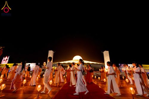 ภาพ No.312283:วันอังคารที่ 3 มีนาคม พ.ศ.2569 พิธีเวียนประทักษิณและจุดมาฆประทีป (ภาพชุดที่ 2) ณ ลานธรรมพระมหาธรรมกายเจดีย์ วัดพระธรรมกาย