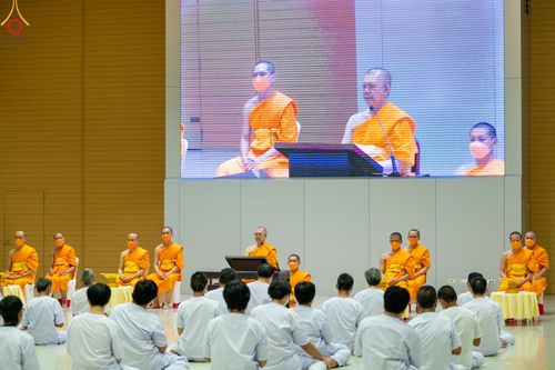 ภาพ No.47447:ประมวลภาพพิธีตัดปอยผม โครงการบรรพชาอุปสมบทหมู่ รุ่นเข้าพรรษา 2565