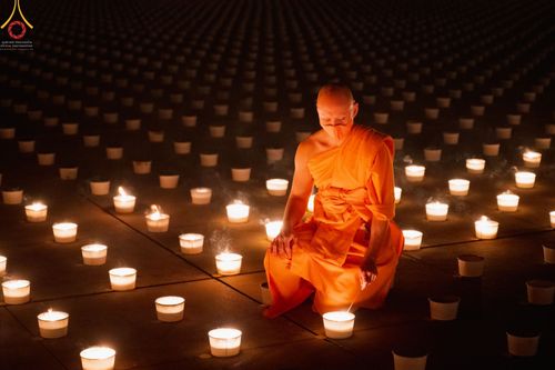 ภาพ No.41102:กิจกรรมงานบุญสวดมนต์ข้ามปีออนไลน์ เนื่องในเทศกาลส่งท้ายปีเก่า ต้อนรับพุทธศักราชใหม่ 2565