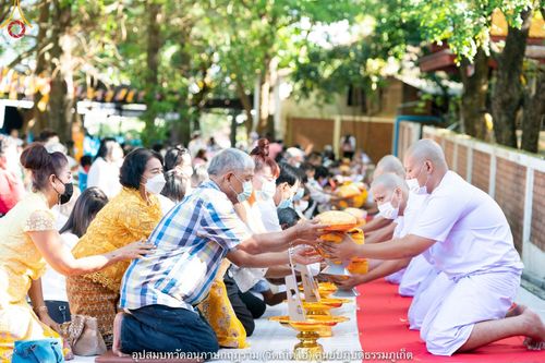 ภาพ No.40760:พิธีตัดปอยผม ปลงผม ขอขมารับผ้าไตรและพิธีบรรพชา ในโครงการอุปสมบท บูชาธรรมมหาปูชนียาจารย์ ประจำปี 2564 ชุดที่ 16