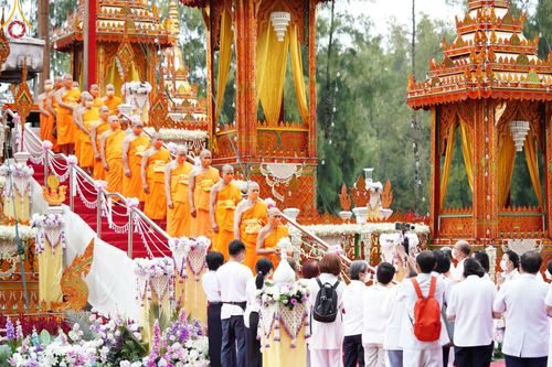 ภาพ No.49017:ประมวลภาพพิธีเก็บอัฐิและลอยอังคาร พระสุธรรมญาณวิเทศ  (สุธรรม สุธมฺโม)