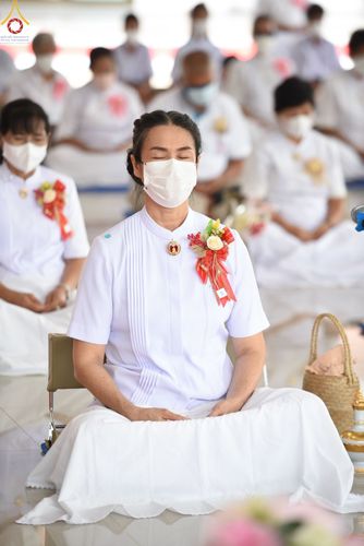 ภาพ No.51911:พิธีทอดผ้าป่าต่อเติมส่วนขยายหอฉันคุณยาย และเปิดป้ายคุณยายอาจารย์มหารัตนอุบาสิกาจันทร์ ขนนกยูง ณ ศูนย์ปฎิบัติธรรมสระบุรี