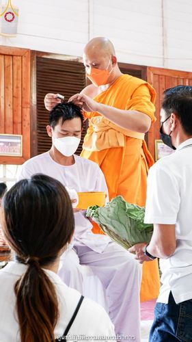 ภาพ No.39563:พิธีตัดปอยผม ปลงผม ขอขมารับผ้าไตรและพิธีบรรพชา ในโครงการอุปสมบท บูชาธรรมมหาปูชนียาจารย์ ประจำปี 2564 ชุดที่ 3
