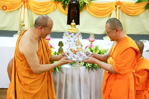 ภาพ No.46046:ประมวลภาพพิธีถวายพระบรมสารีริกธาตุ และบรรจุรัตนชาติเพื่อประดิษฐานเจดีย์ 3 แห่งในประเทศเวียดนาม พ.ศ. 2565