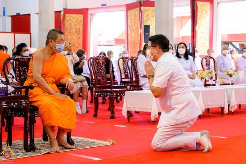ภาพ No.40628:วัดพระธรรมกาย เป็นเจ้าภาพพิธีบำเพ็ญกุศลสวดพระอภิธรรมอุทิศถวายพระเดชพระคุณ พระวิสุทธิวงศาจารย์