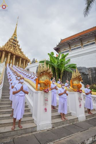 ภาพ No.48030:ประมวลภาพพิธีเวียนประทักษิณ และบรรพชาอุปสมบท รุ่นเข้าพรรษา ปี 2565