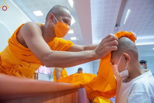 ภาพ No.44933:ประมวลภาพพิธีบรรพชา ในโครงการบรรพชาสามเณรฟื้นฟูพระพุทธศาสนาทั่วไทย ณ ศูนย์อบรมเยาวชนกาญจนบุรี