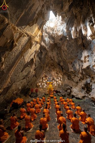 ภาพ No.42057:พิธีตัดปอยผม ปลงผม ขอขมารับผ้าไตรและพิธีบรรพชา ในโครงการอุปสมบท บูชาธรรมมหาปูชนียาจารย์ ประจำปี 2564 ชุดที่ 20