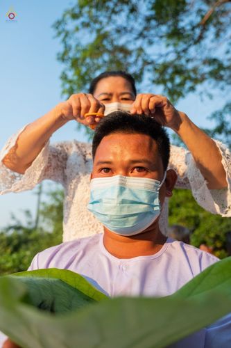 ภาพ No.43623:พิธีตัดปอยผมธรรมทายาท ณ เมืองโบราณ จ.สมุทรปราการ