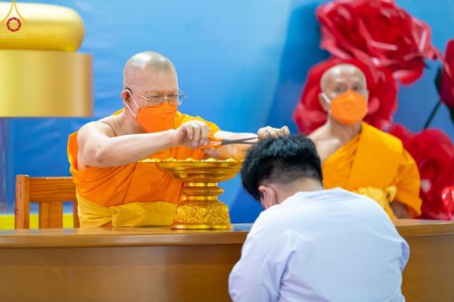 ภาพ No.44139:ประมวลภาพพิธีตัดปอยผมนาคธรรมทายาท รุ่นวันคุ้มครองโลกเฟส 2  ณ วัดพระธรรมกาย