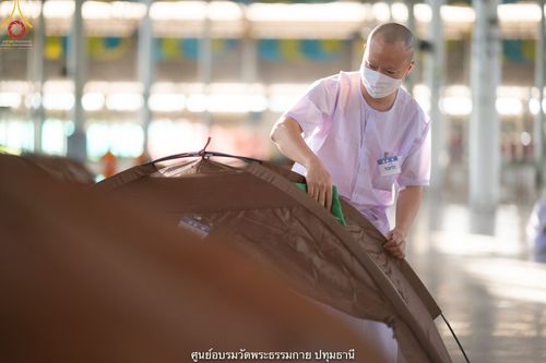 ภาพ No.40002:พิธีตัดปอยผม ปลงผม ขอขมารับผ้าไตรและพิธีบรรพชา ในโครงการอุปสมบท บูชาธรรมมหาปูชนียาจารย์ ประจำปี 2564 ชุดที่ 8