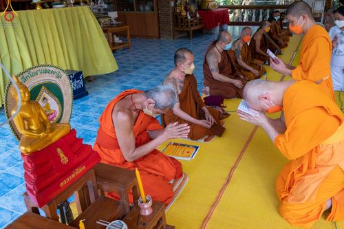 ภาพ No.43765:พิธีประดิษฐานพระบรมสารีริกธาตุเจดีย์พระพุทธเจ้า 28 พระองค์  ณ โบสถ์เรือหงษ์วัดพระธาตุแสนคำฟู 