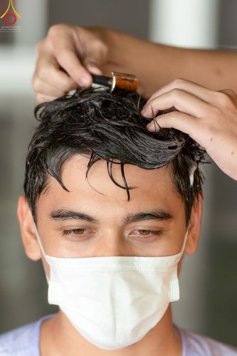 ภาพ No.43923:ประมวลภาพพิธีปลงผม ในโครงการอบรมธรรมทายาทระดับอุดมศึกษา รุ่นที่ 49