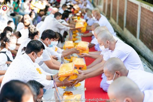 ภาพ No.40766:พิธีตัดปอยผม ปลงผม ขอขมารับผ้าไตรและพิธีบรรพชา ในโครงการอุปสมบท บูชาธรรมมหาปูชนียาจารย์ ประจำปี 2564 ชุดที่ 16
