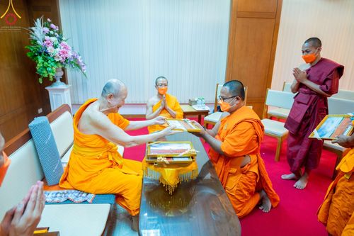 ภาพ No.49400:ประมวลภาพเจ้าคณะจังหวัดไพลินและคณะสงฆ์ ประเทศกัมพูชา เข้าเยี่ยมชมวัดพระธรรมกาย