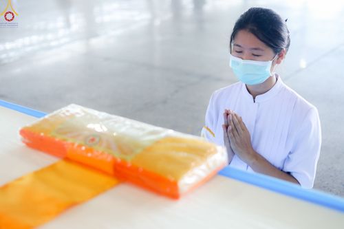 ภาพ No.51937:ประมวลภาพพิธีกฐินสัมฤทธิ์ ปีที่ 15 และกฐินสมทบ วัดกัลยาณมิตรทั้งภายในและต่างประเทศ ปีที่ 5