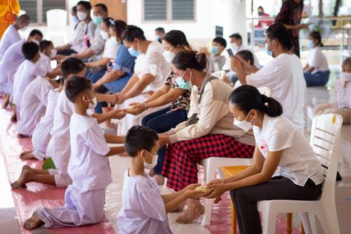 ภาพ No.44818:ประมวลภาพพิธีบรรพชา ในโครงการบรรพชาสามเณรฟื้นฟูพระพุทธศาสนาทั่วไทย ณ ศูนย์อบรมเยาวชนบางปะหัน