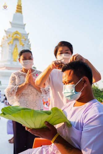 ภาพ No.43625:พิธีตัดปอยผมธรรมทายาท ณ เมืองโบราณ จ.สมุทรปราการ