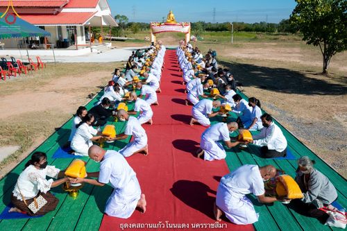 ภาพ No.40260:พิธีตัดปอยผม ปลงผม ขอขมารับผ้าไตรและพิธีบรรพชา ในโครงการอุปสมบท บูชาธรรมมหาปูชนียาจารย์ ประจำปี 2564 ชุดที่ 11