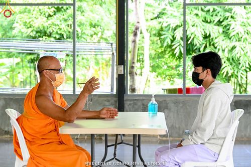 ภาพ No.39287:พิธีตัดปอยผมและปลงผมในโครงการอุปสมบท บูชาธรรมมหาปูชนียาจารย์ ประจำปี 2564 ชุดที่ 1