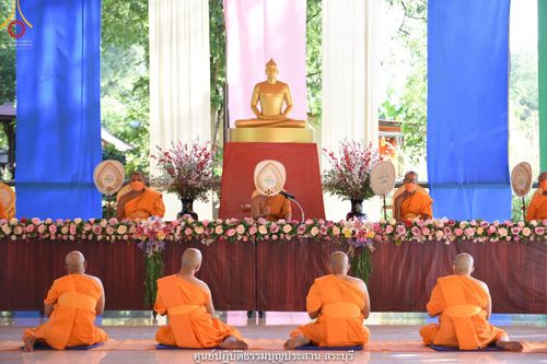 ภาพ No.40928:พิธีตัดปอยผม ปลงผม ขอขมารับผ้าไตรและพิธีบรรพชา ในโครงการอุปสมบท บูชาธรรมมหาปูชนียาจารย์ ประจำปี 2564 ชุดที่ 18