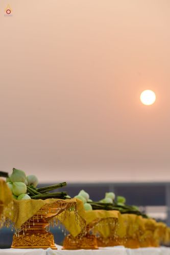 ภาพ No.44197:ประมวลภาพพิธีเวียนประทักษิณ, พิธีวันทาพระมหาธรรมกายเจดีย์ และพิธีขอขมารับผ้าไตร โครงการบวชภาคฤดูร้อน พ.ศ. 2565